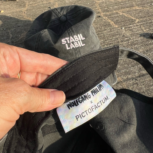 Basecap „STABIL LABIL“ schwarz