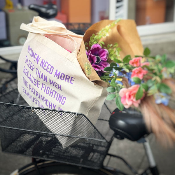 Tote Bag "Women need more sleep"