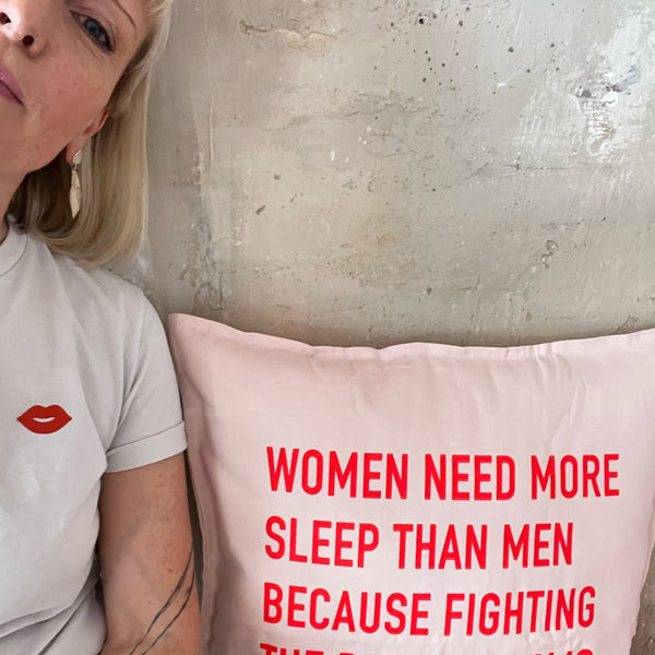 Kissen "Women need more sleep" Rosa oder Pink