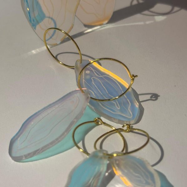 Ohrhänger „Vulva“ Regenbogen