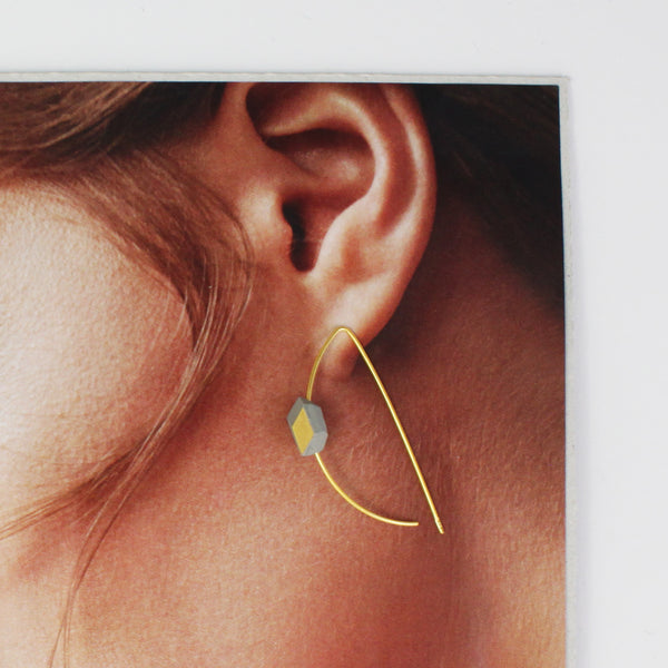 Halbmond-Creolen "Ambivalenz" Grau-Gold