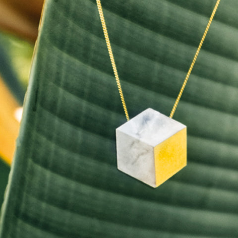 Kette lang "Ambivalenz" Marmor-Gold