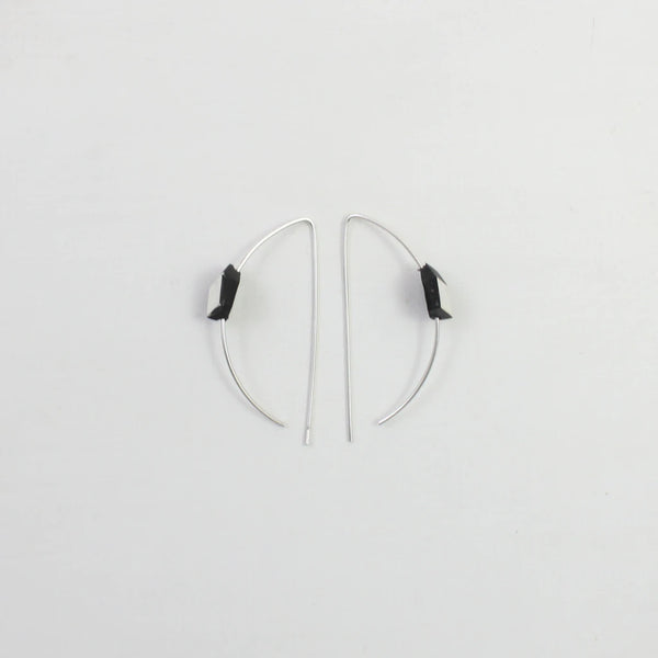 Halbmond-Creolen "Ambivalenz" Schwarz-Silber