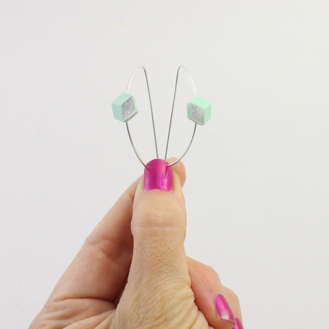 Halbmond-Creolen "Ambivalenz" Mint-Silber