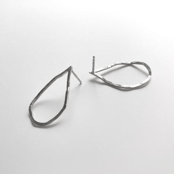 Ohrstecker „Wabi-Sabi“ Tropfen, Silber