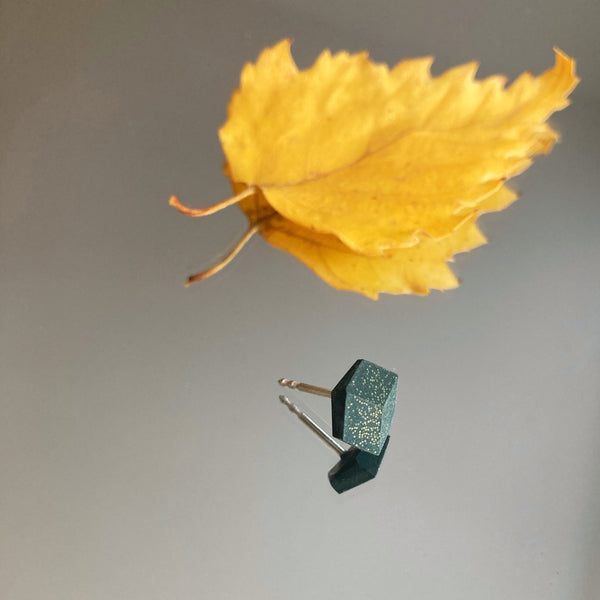 Ohrstecker "Betty" Dunkelgrün